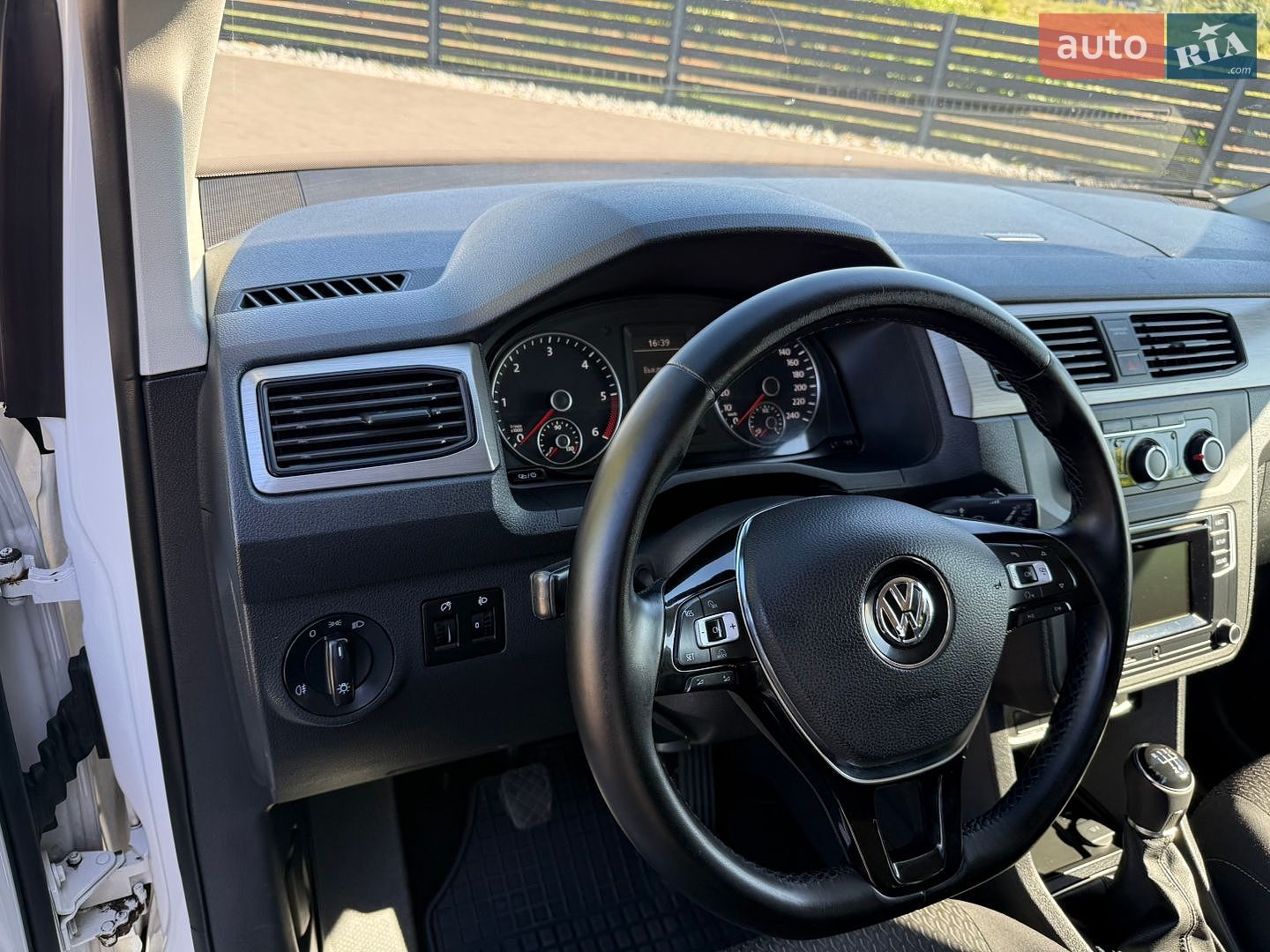 Volkswagen Caddy 2017 VIN WV2ZZZ2KZHX143230 фото оголошення 22 з 34