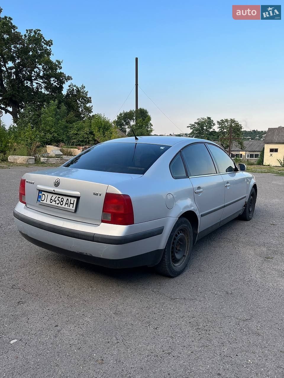 Volkswagen Passat 1998 VIN WVWZZZ3BZXP137500 фото оголошення 4 з 11