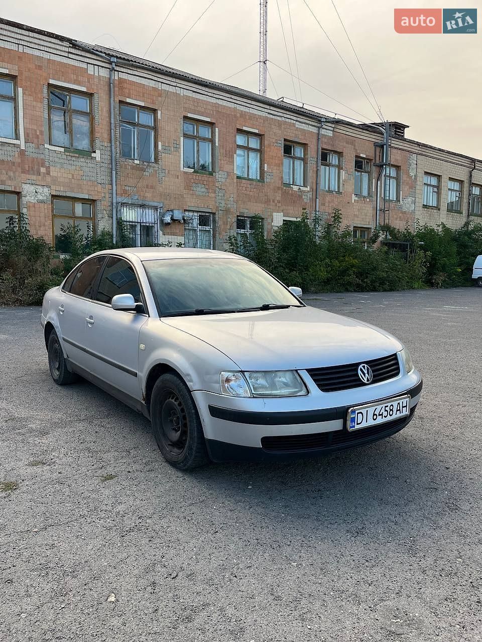 Volkswagen Passat 1998 VIN WVWZZZ3BZXP137500 фото оголошення 2 з 11