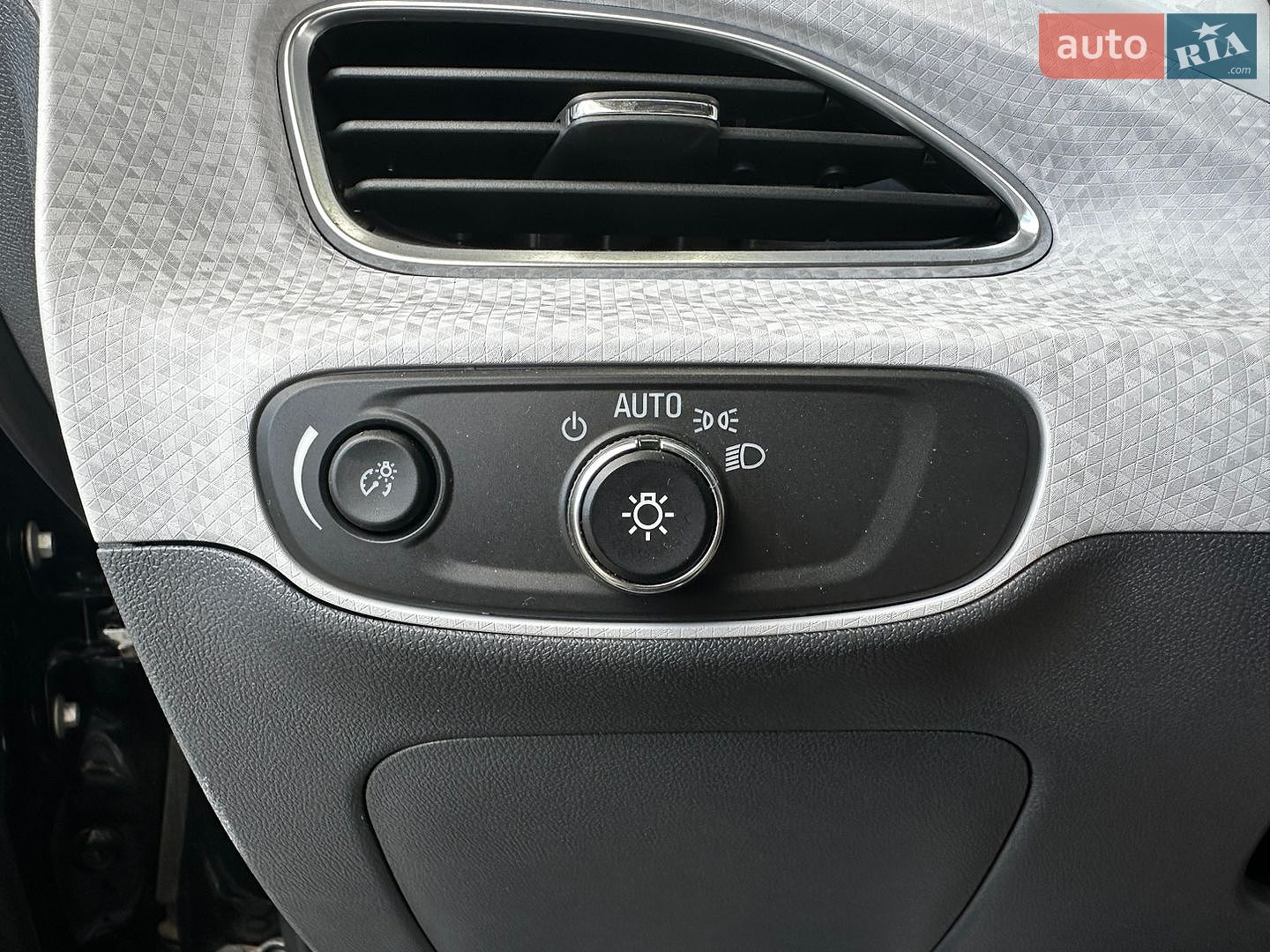 Chevrolet Bolt EV 2020 VIN 1G1FZ6S09L4142062 фото оголошення 39 з 51