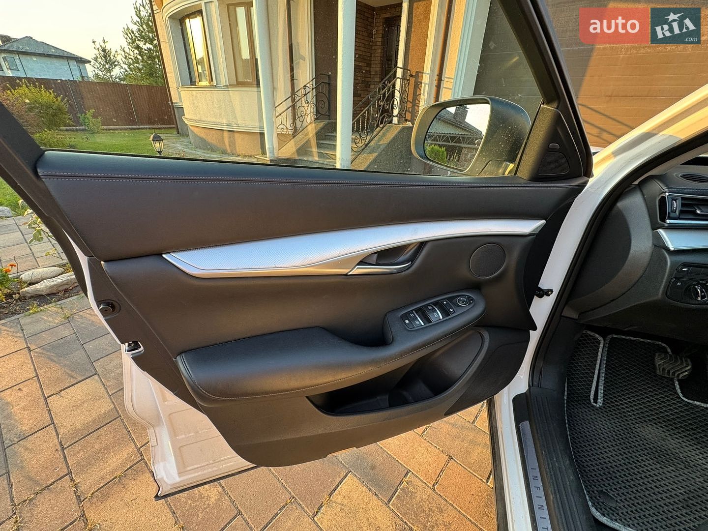 Infiniti QX50 2018 VIN 3PCAJ5M35KF125910 фото оголошення 24 з 64