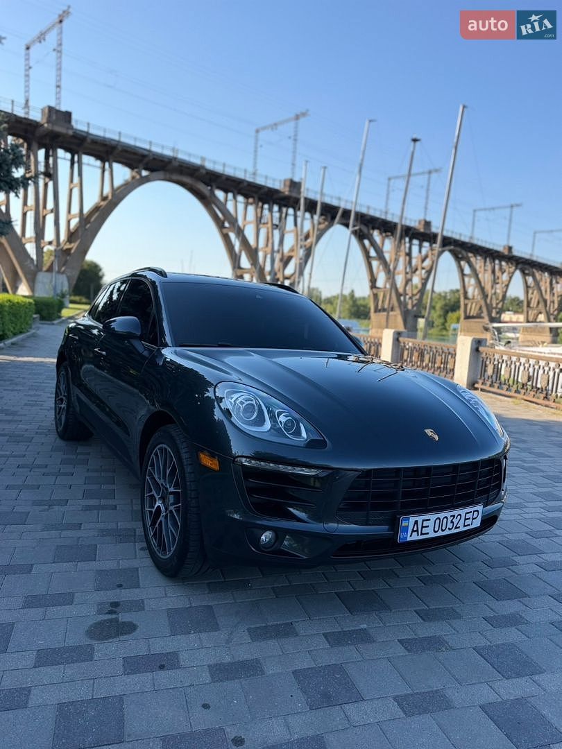 Porsche Macan 2018 VIN WP1AA2A57JLB23011 фото оголошення 3 з 31