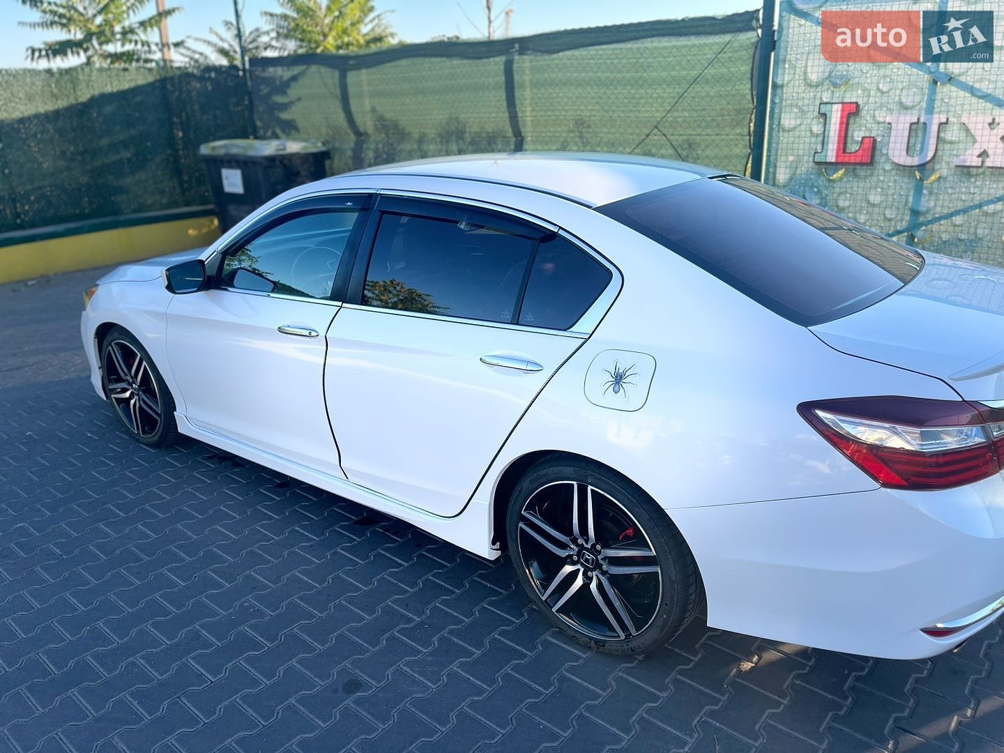 Honda Accord 2017 VIN 1HGCR2F19HA198860 фото оголошення 11 з 25