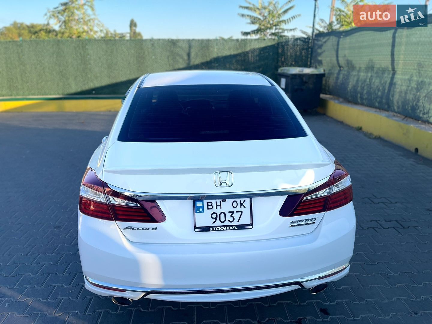 Honda Accord 2017 VIN 1HGCR2F19HA198860 фото оголошення 16 з 25