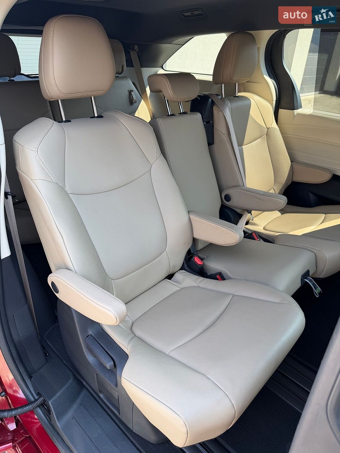 Toyota Sienna 2023 VIN 5TDYRKEC0PS145778 фото оголошення 10 з 15