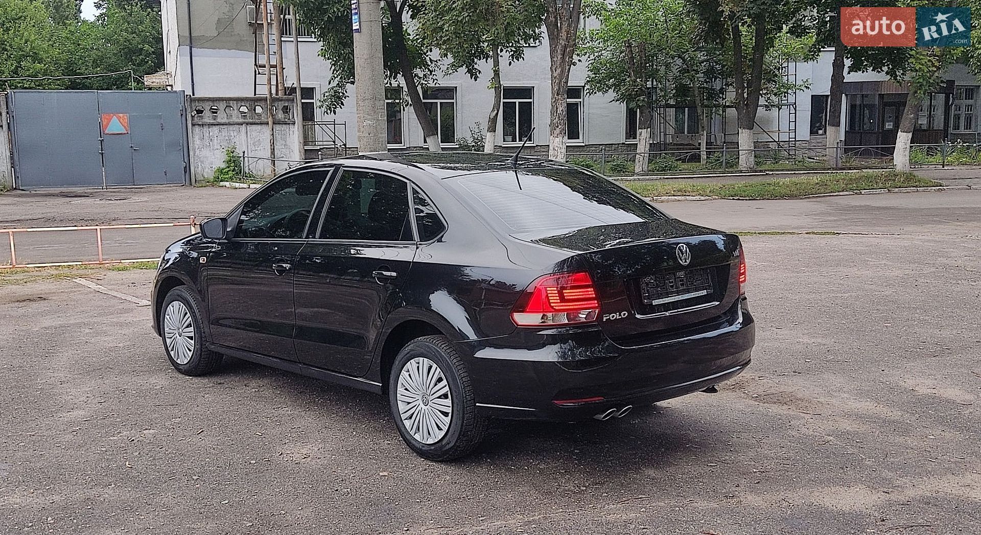Volkswagen Polo 2017 VIN XW8ZZZ61ZJG004678 фото оголошення 2 з 16