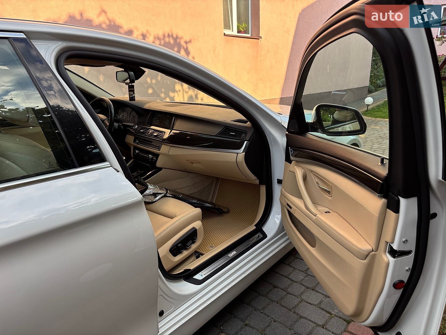 BMW 5 Series 2013 VIN WBAFV3C55ED685078 фото оголошення 11 з 19
