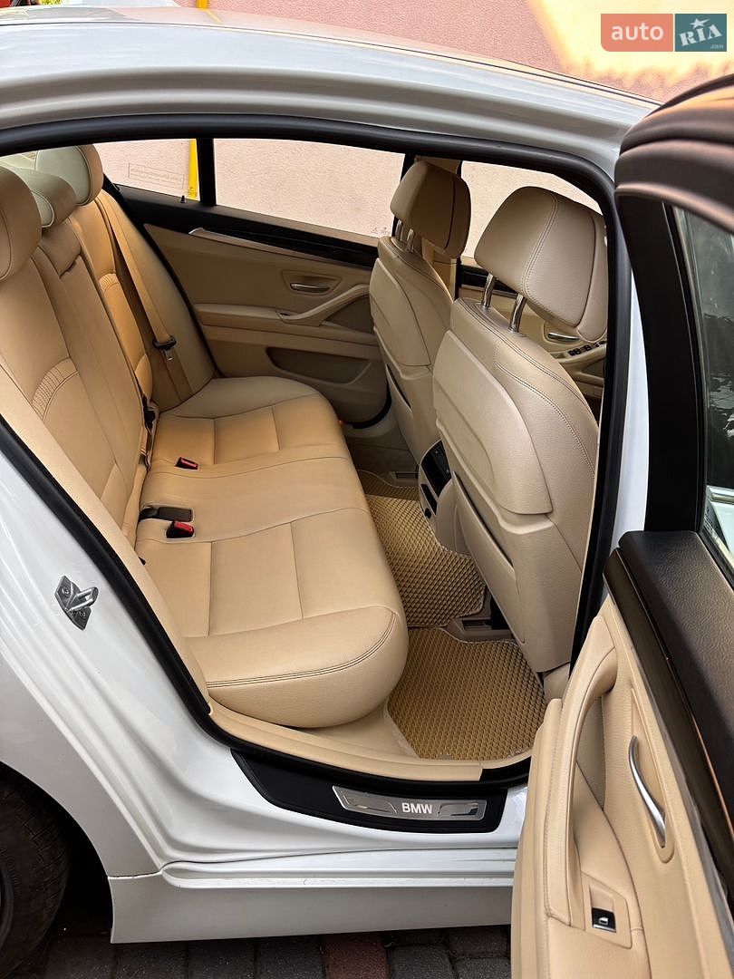 BMW 5 Series 2013 VIN WBAFV3C55ED685078 фото оголошення 12 з 19