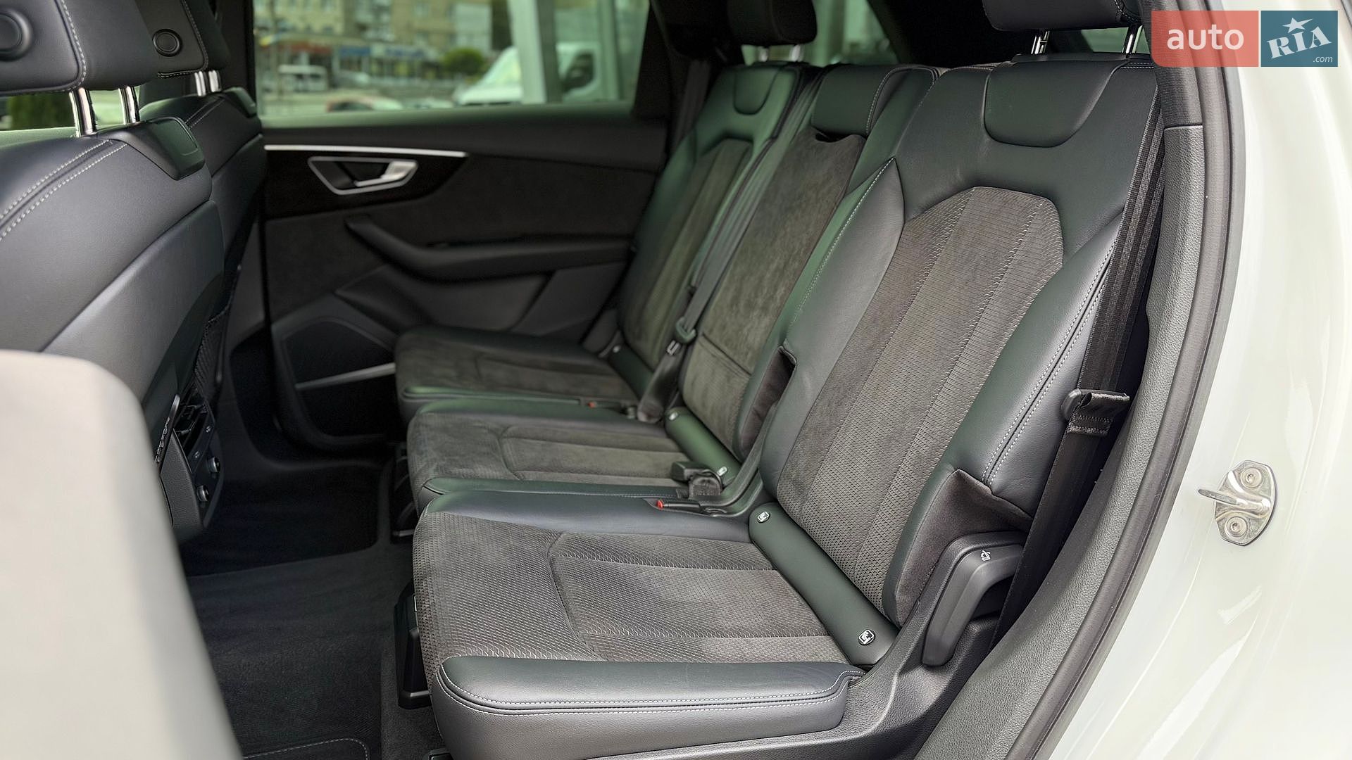 Audi Q7 2021 VIN WAUZZZ4M3MD034458 фото оголошення 29 з 55