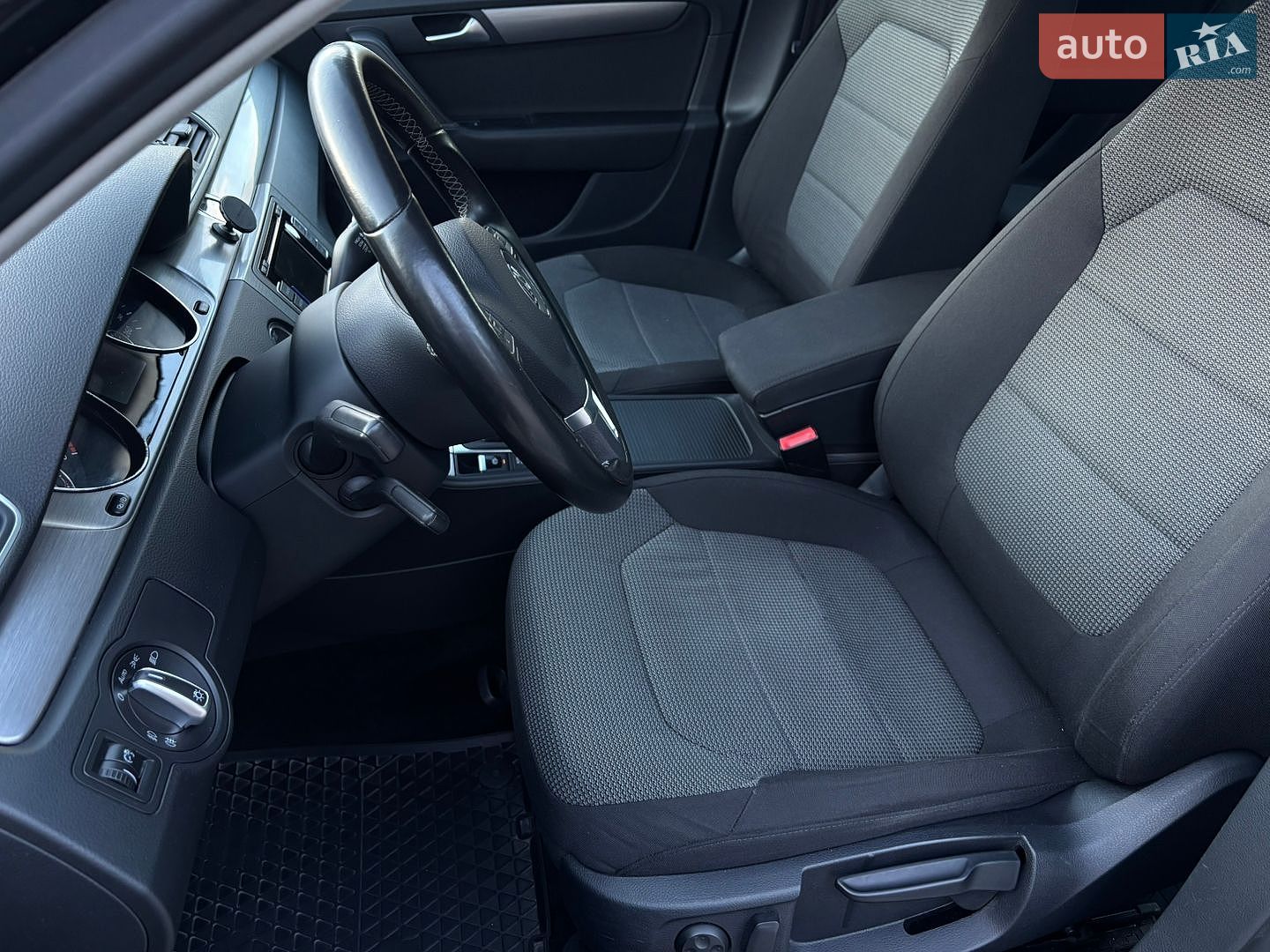 Volkswagen Passat 2014 VIN WVWZZZ3CZFE010302 фото оголошення 8 з 26