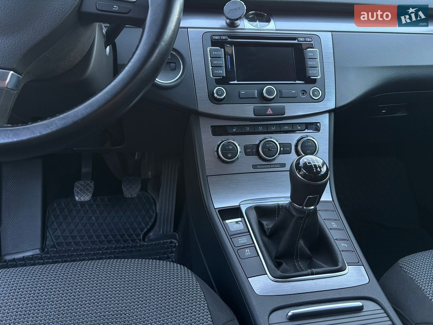 Volkswagen Passat 2014 VIN WVWZZZ3CZFE010302 фото оголошення 11 з 26