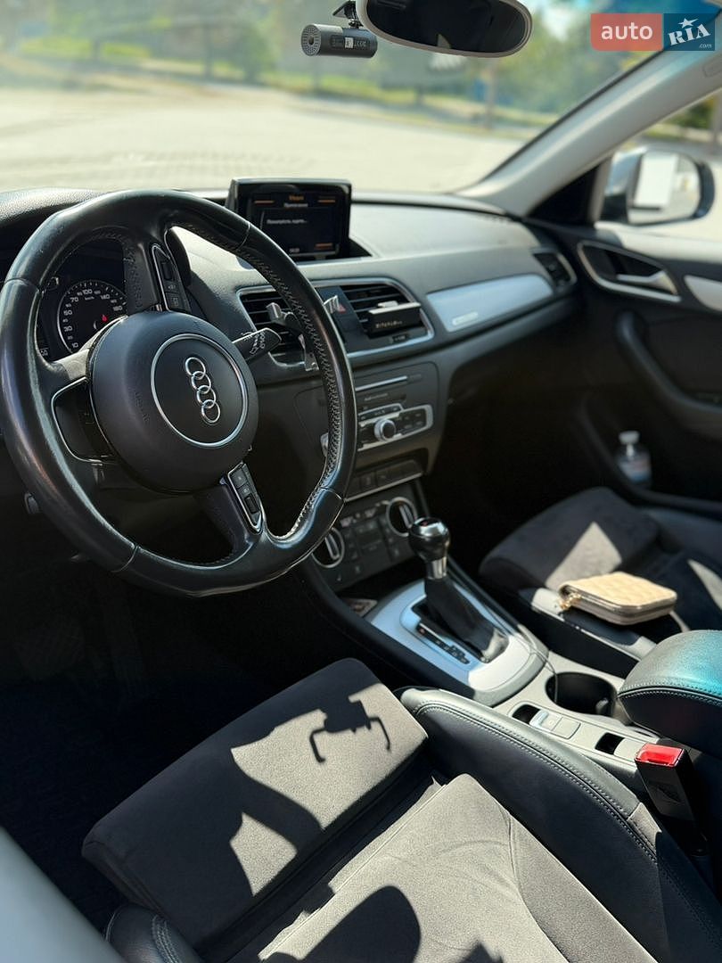 Audi Q3 2015 VIN WAUZZZ8U8FR045567 фото оголошення 6 з 10