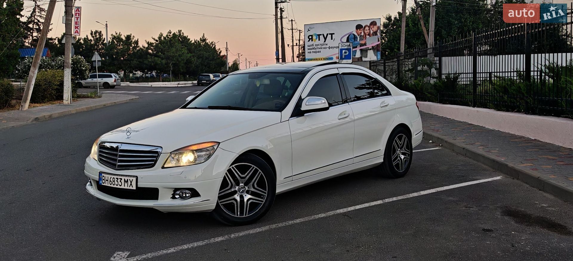 Mercedes-Benz C-Class 2008 VIN WDDGF81XX8F120135 фото оголошення 2 з 25