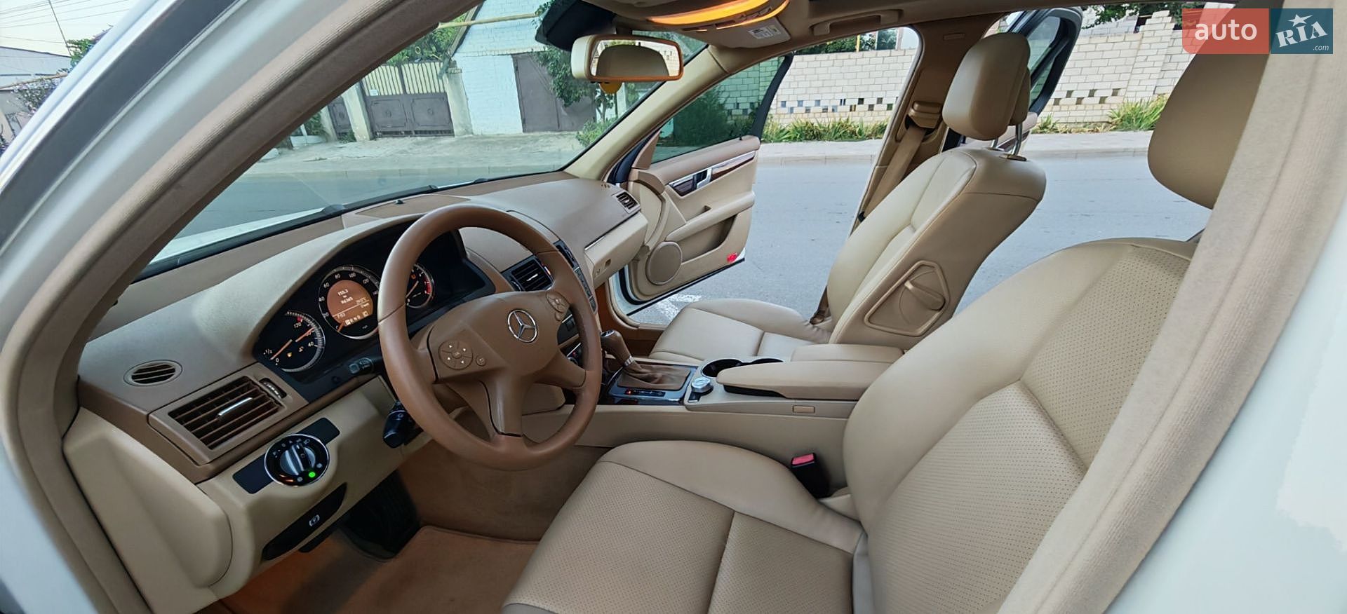 Mercedes-Benz C-Class 2008 VIN WDDGF81XX8F120135 фото оголошення 4 з 25