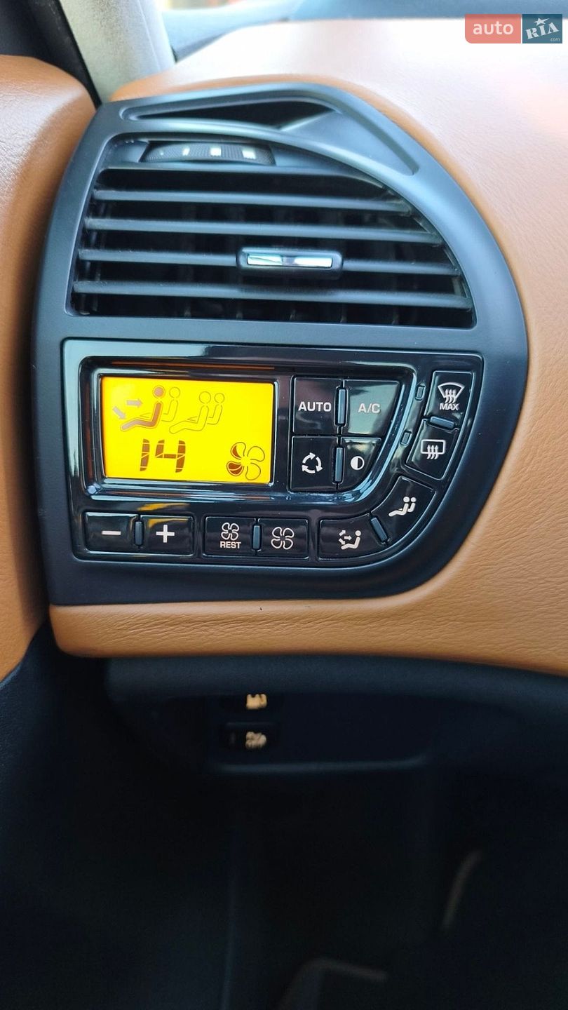 Citroen Grand C4 Picasso 2011 VIN VF7UARHHABJ524738 фото оголошення 16 з 42