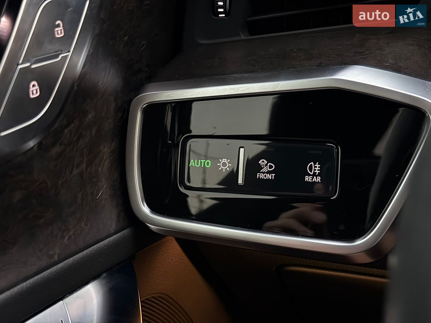 Audi A7 Sportback 2019 VIN WAUV2AF27KN130259 фото оголошення 11 з 19