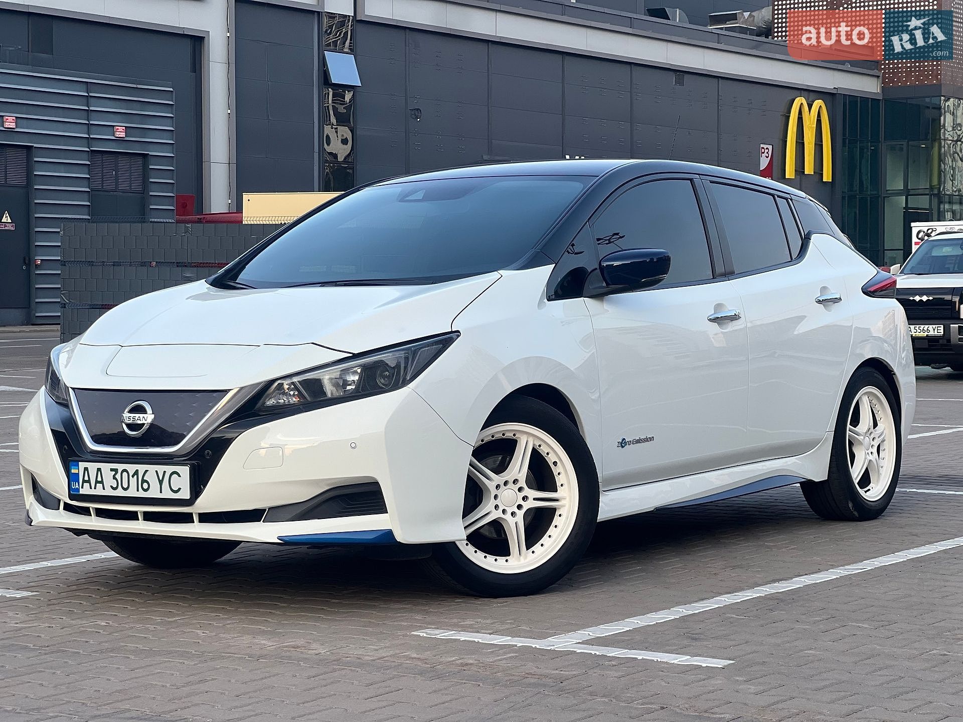 Nissan Leaf 2018 VIN SJNFAAZE1U0002545 фото оголошення 2 з 43
