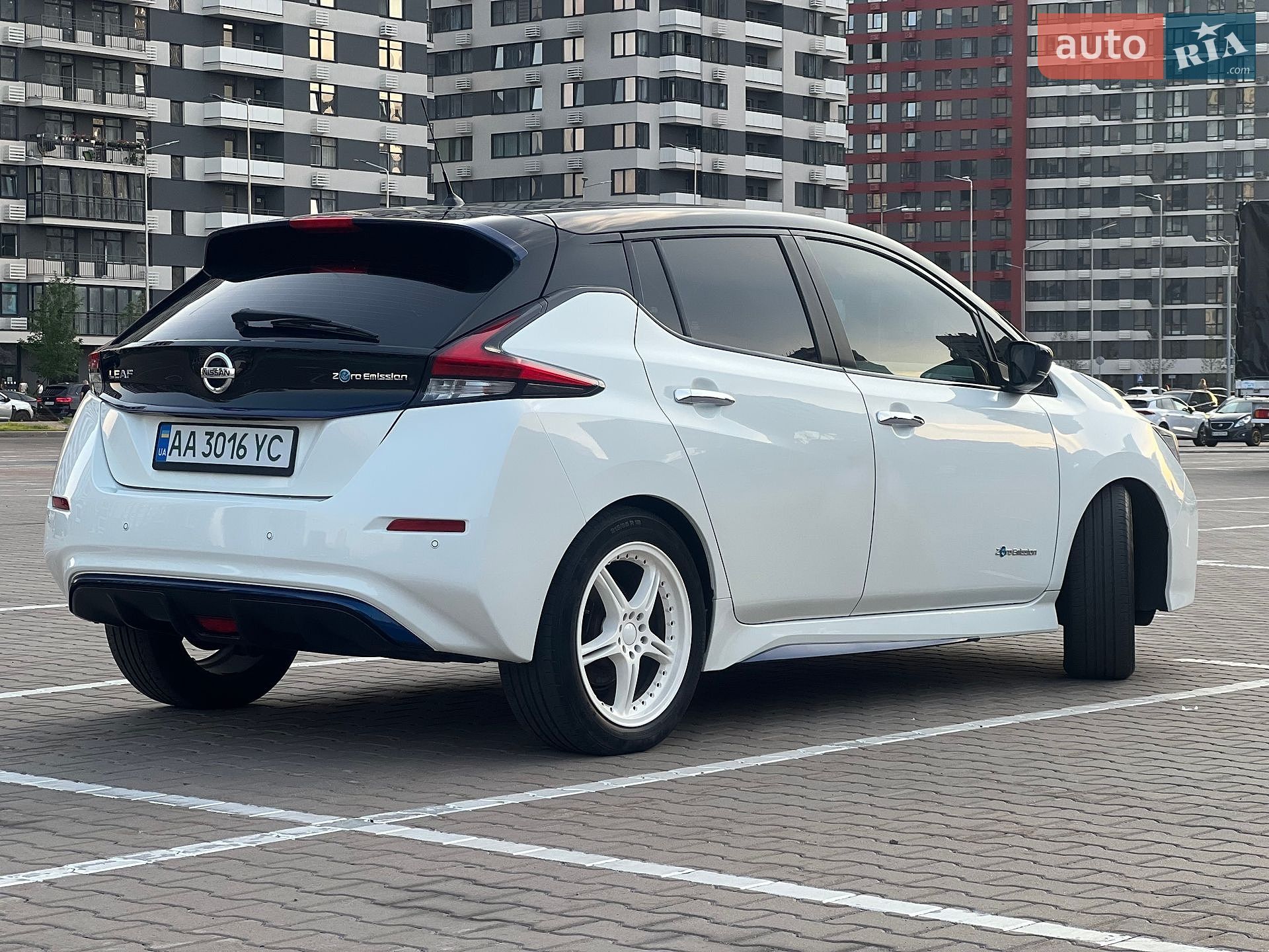 Nissan Leaf 2018 VIN SJNFAAZE1U0002545 фото оголошення 9 з 43