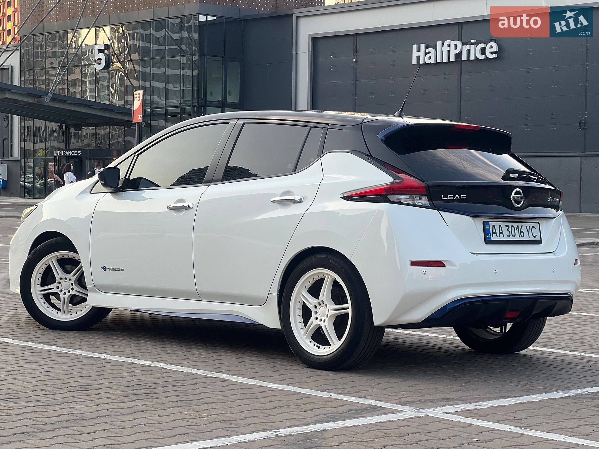 Nissan Leaf 2018 VIN SJNFAAZE1U0002545 фото оголошення 12 з 43