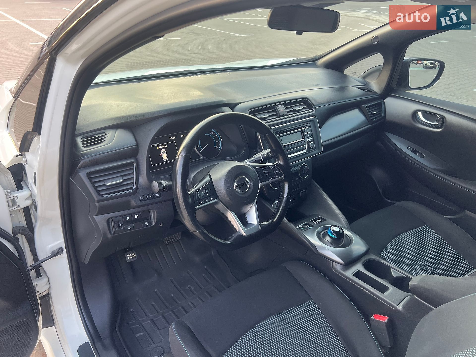 Nissan Leaf 2018 VIN SJNFAAZE1U0002545 фото оголошення 18 з 43