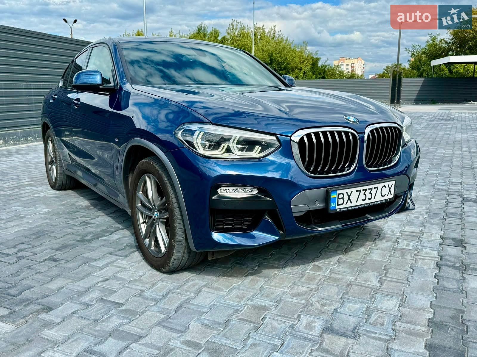 BMW X4 2018 VIN WBAVJ11050LF63034 фото оголошення 4 з 24