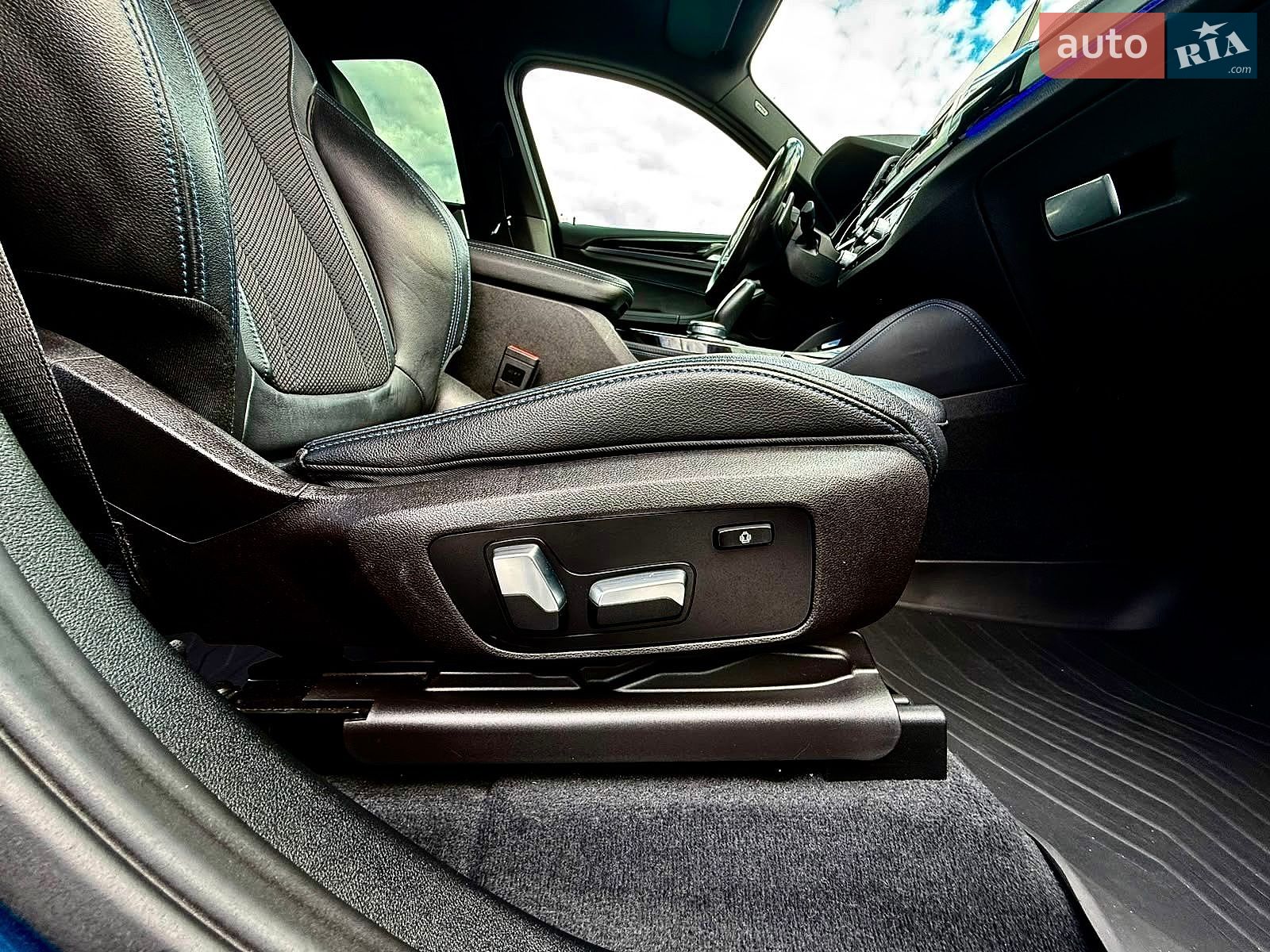 BMW X4 2018 VIN WBAVJ11050LF63034 фото оголошення 16 з 24
