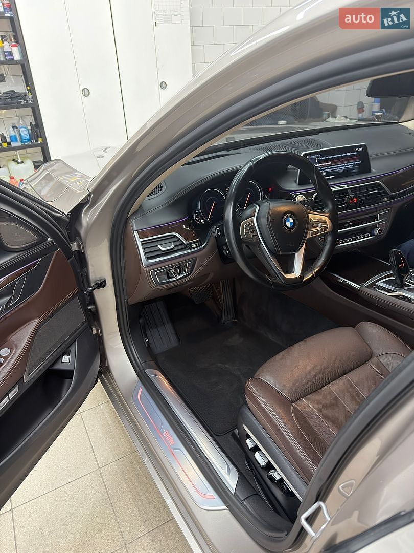 BMW 7 Series 2016 VIN WBA7E2C55GG547704 фото оголошення 10 з 20