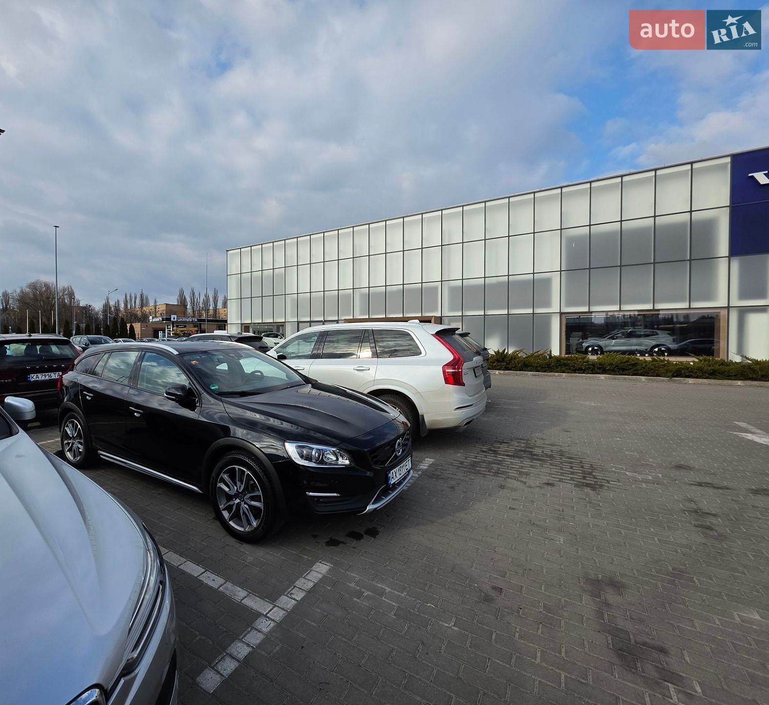 Volvo V60 Cross Country 2017 VIN YV1FZA5C6J2043886 фото оголошення 5 з 12