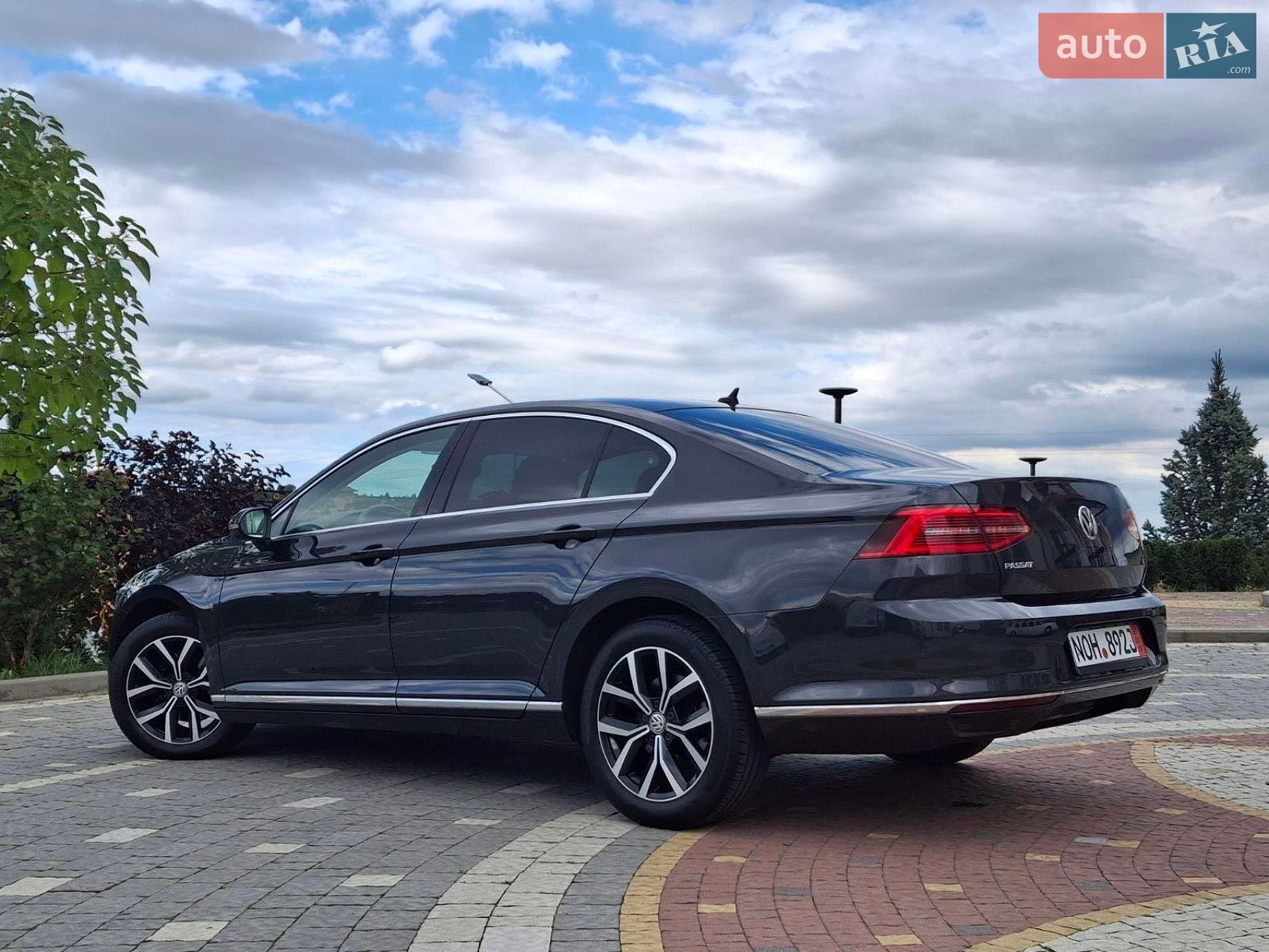 Volkswagen Passat 2018 VIN WVWZZZ3CZJE210663 фото оголошення 8 з 30