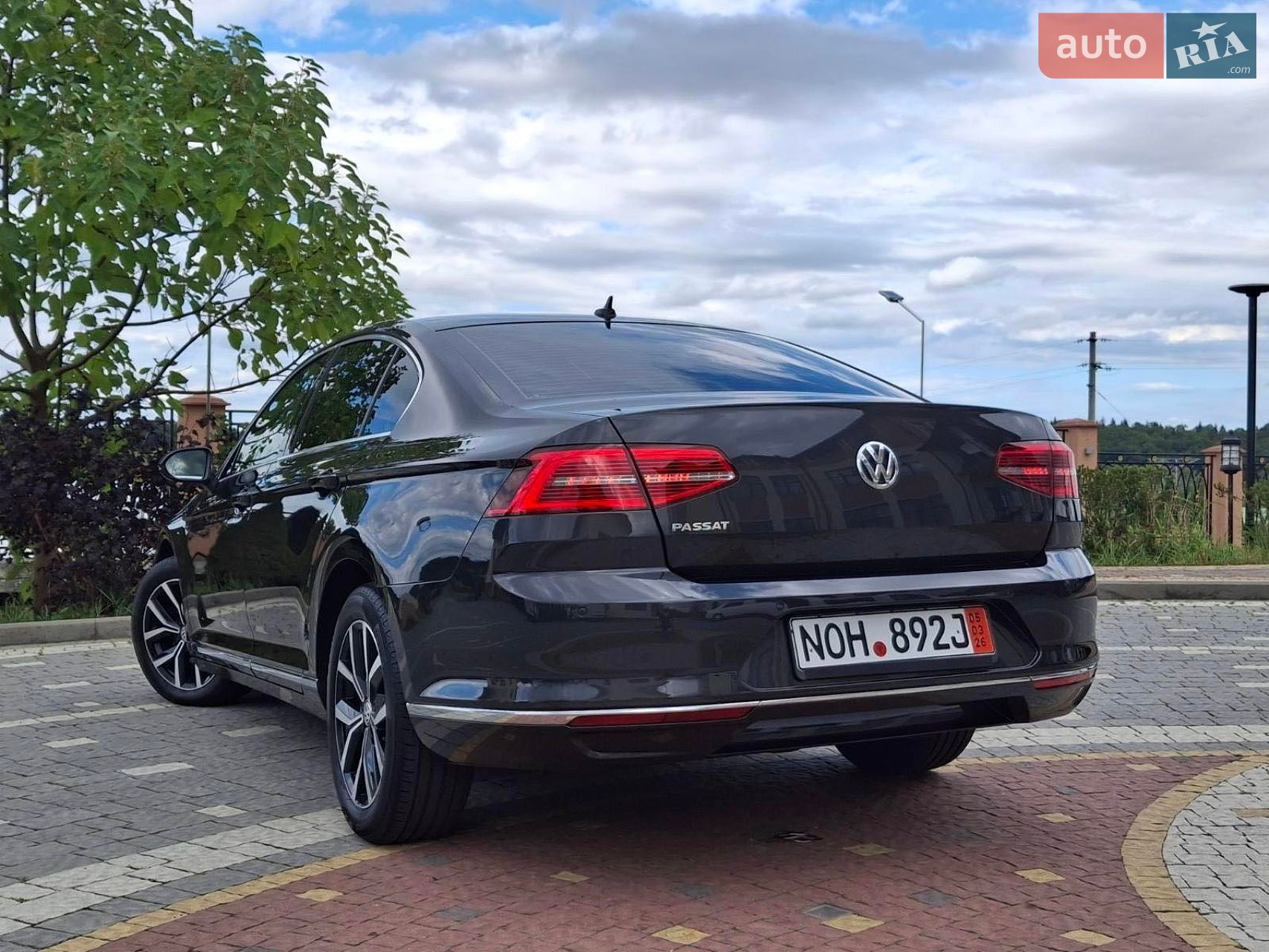 Volkswagen Passat 2018 VIN WVWZZZ3CZJE210663 фото оголошення 10 з 30