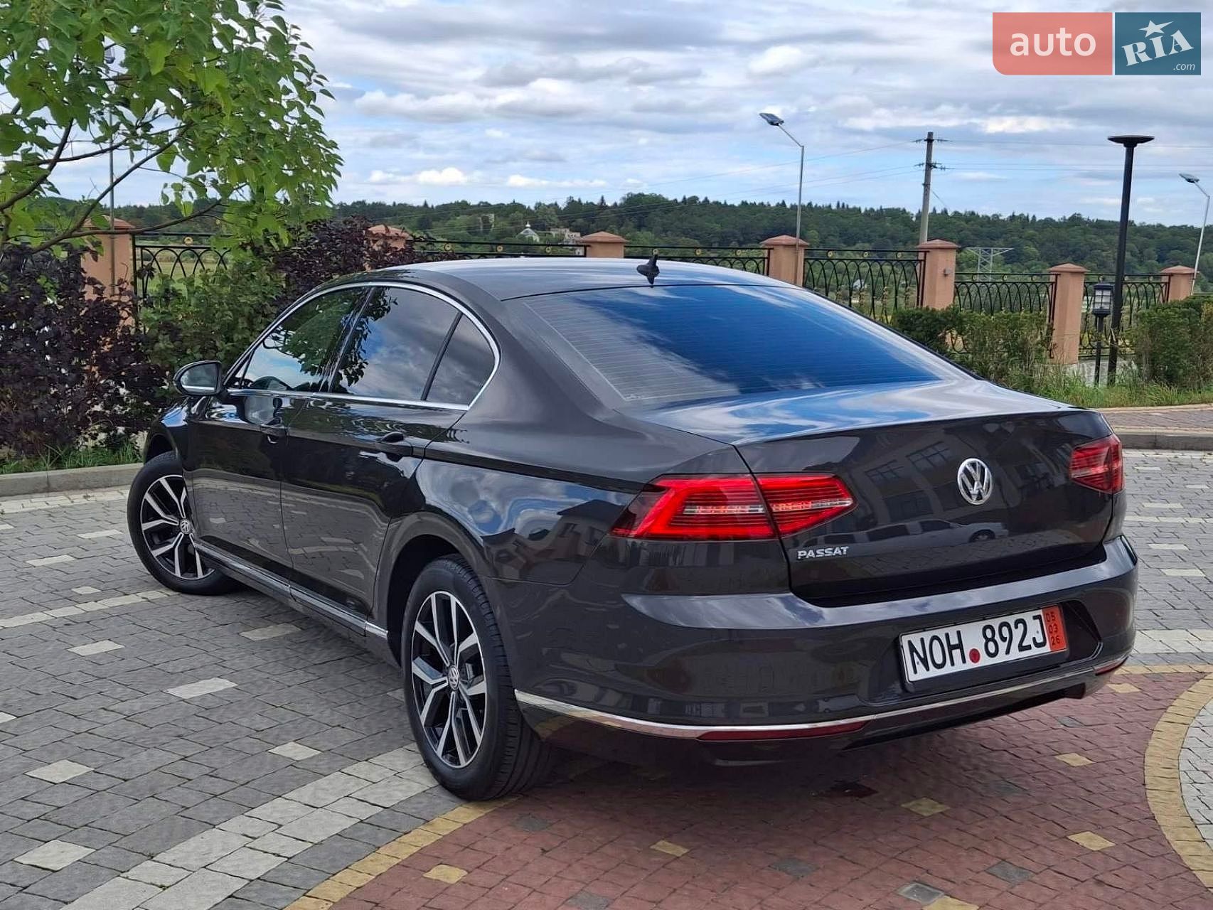 Volkswagen Passat 2018 VIN WVWZZZ3CZJE210663 фото оголошення 9 з 30