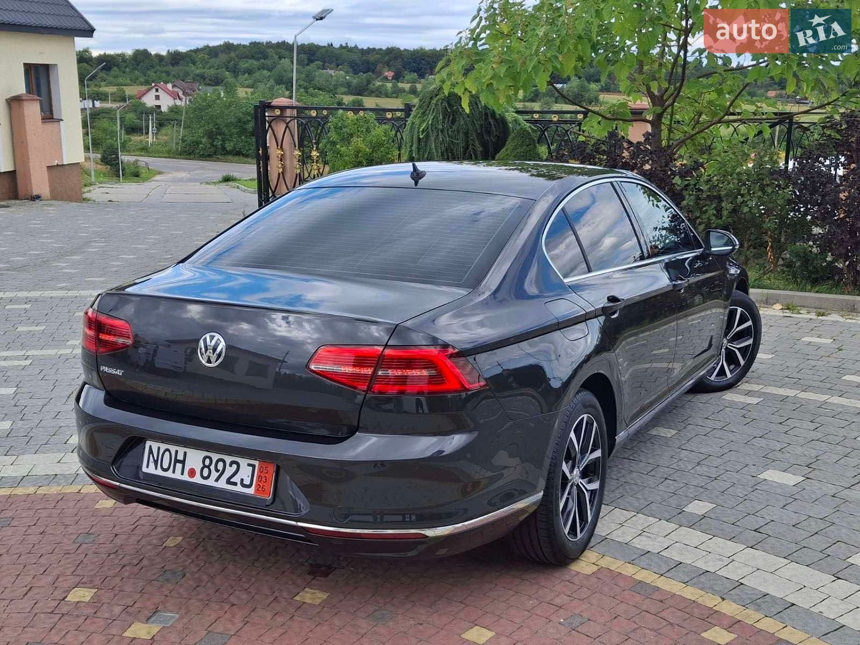 Volkswagen Passat 2018 VIN WVWZZZ3CZJE210663 фото оголошення 11 з 30