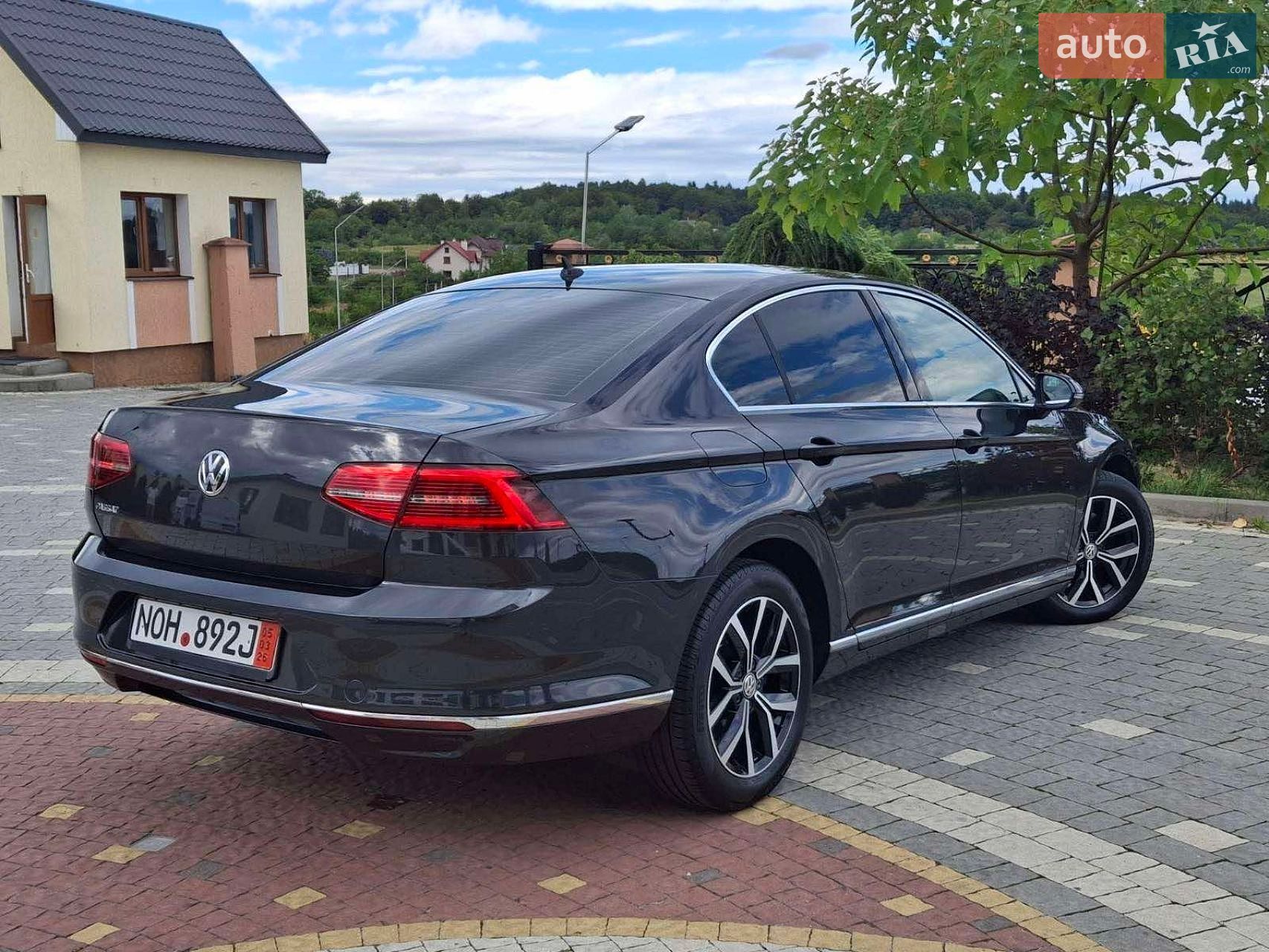 Volkswagen Passat 2018 VIN WVWZZZ3CZJE210663 фото оголошення 12 з 30