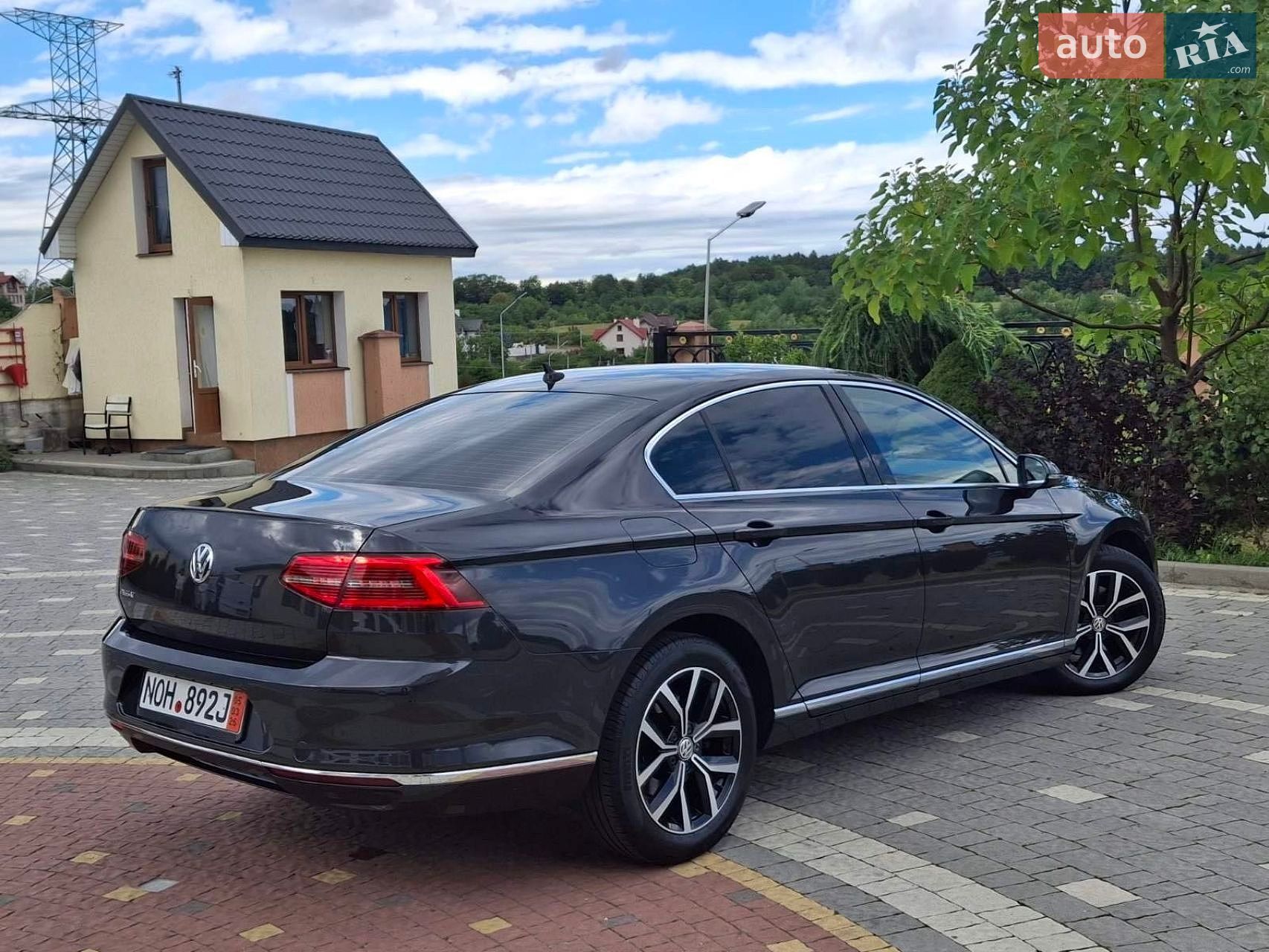 Volkswagen Passat 2018 VIN WVWZZZ3CZJE210663 фото оголошення 13 з 30