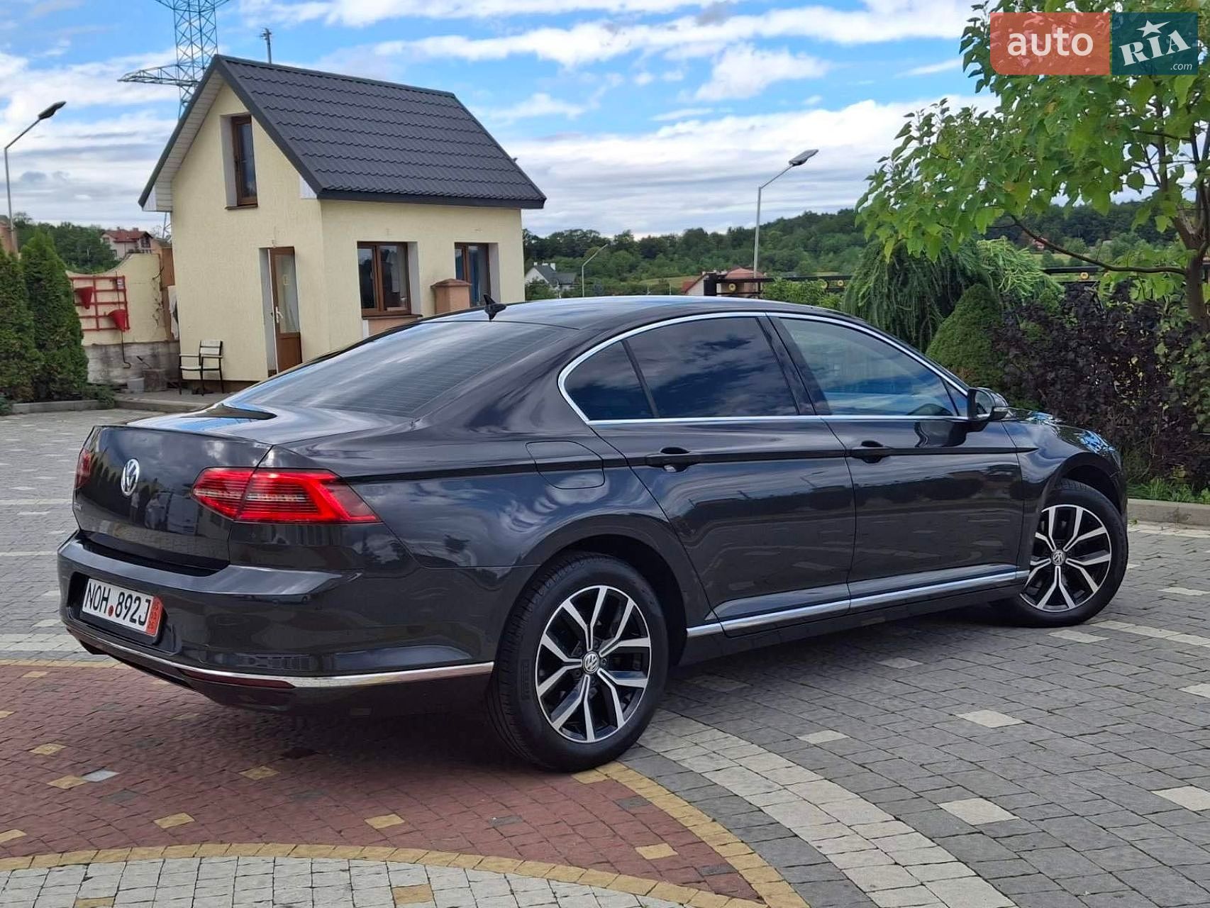 Volkswagen Passat 2018 VIN WVWZZZ3CZJE210663 фото оголошення 14 з 30