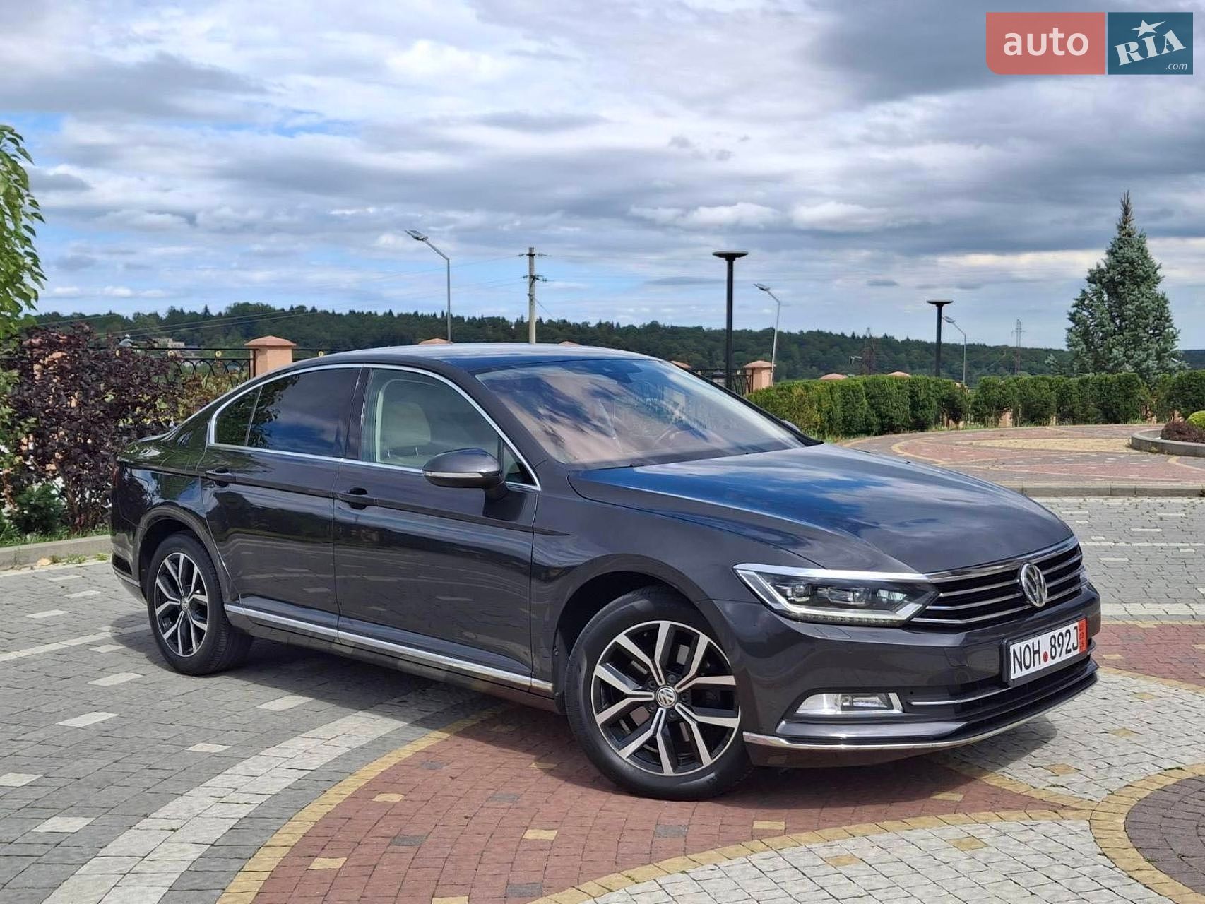 Volkswagen Passat 2018 VIN WVWZZZ3CZJE210663 фото оголошення 16 з 30