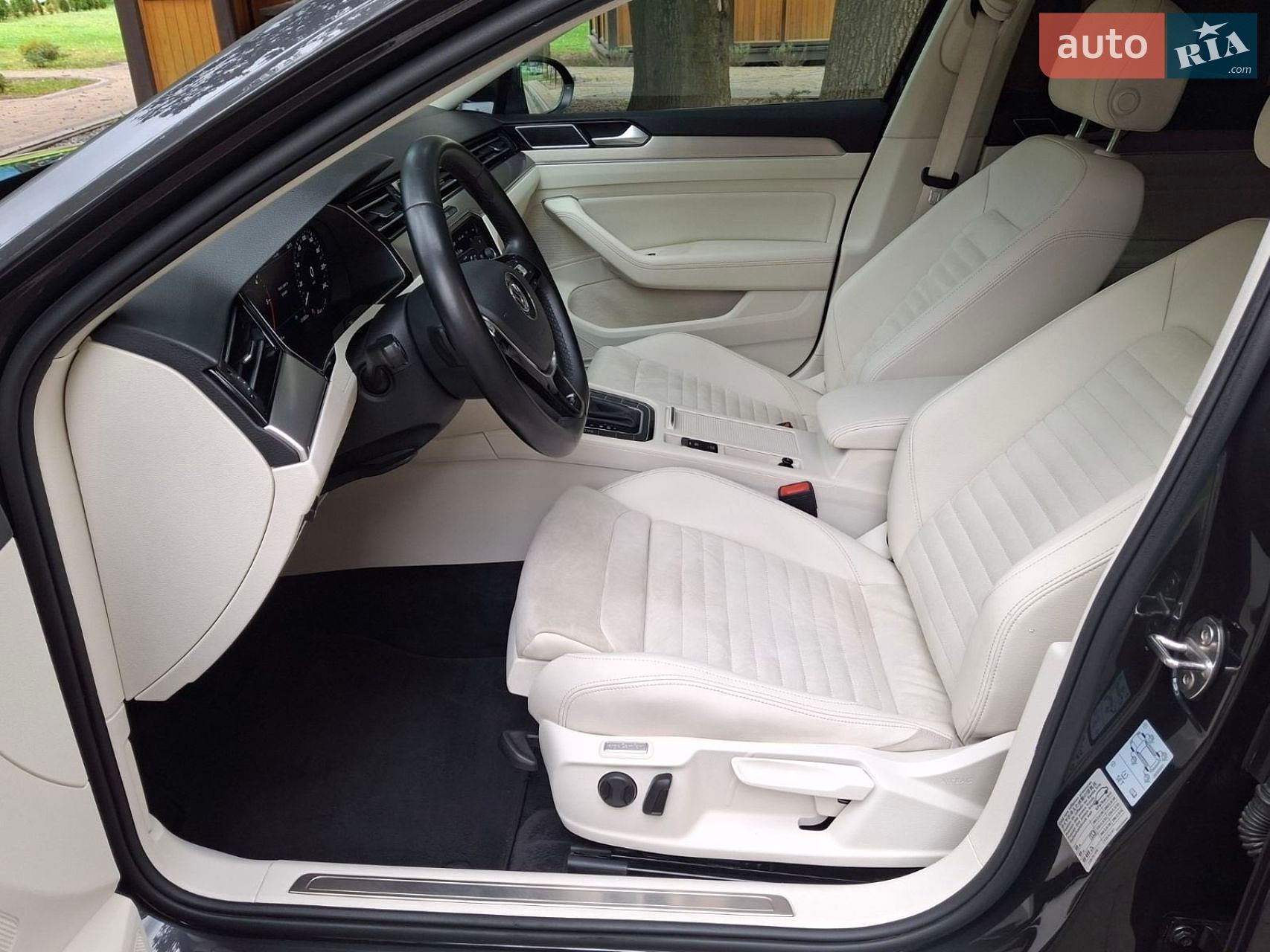Volkswagen Passat 2018 VIN WVWZZZ3CZJE210663 фото оголошення 23 з 30