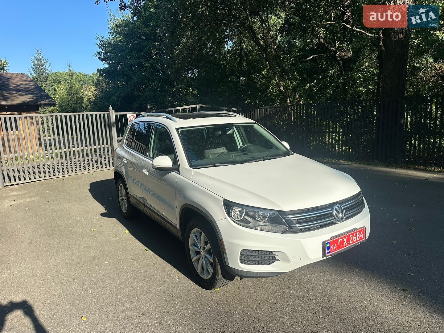 Volkswagen Tiguan 2017 VIN WVGRV7AX2HK002230 фото оголошення 7 з 15