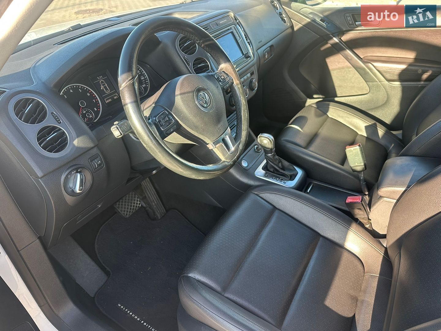 Volkswagen Tiguan 2017 VIN WVGRV7AX2HK002230 фото оголошення 13 з 15