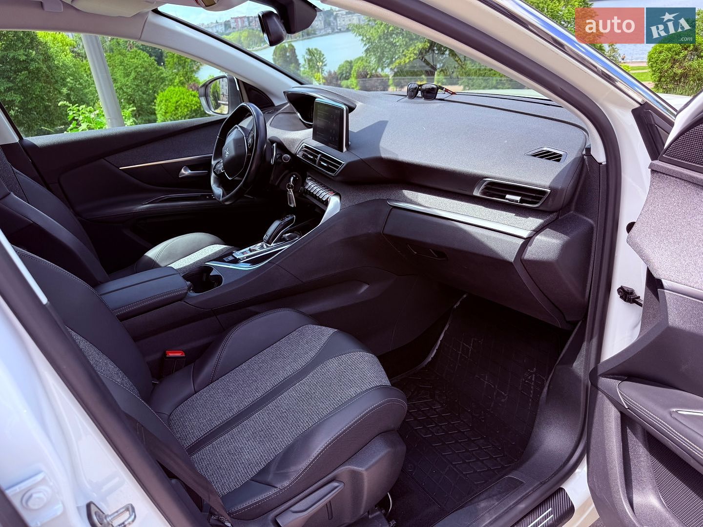 Peugeot 3008 2019 VIN VF3MCYHZRJS496486 фото оголошення 38 з 59