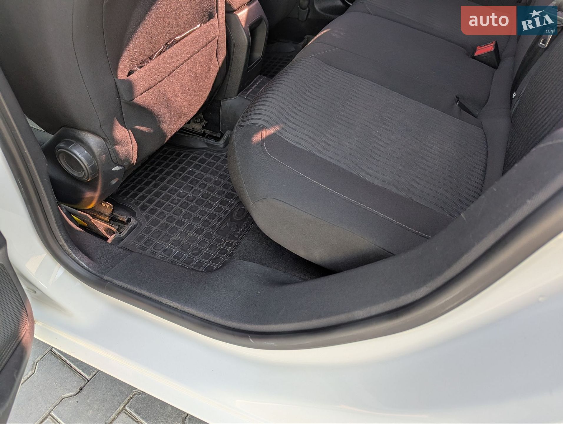 Peugeot 308 2017 VIN VF3LCBHYBHS043003 фото оголошення 2 з 22