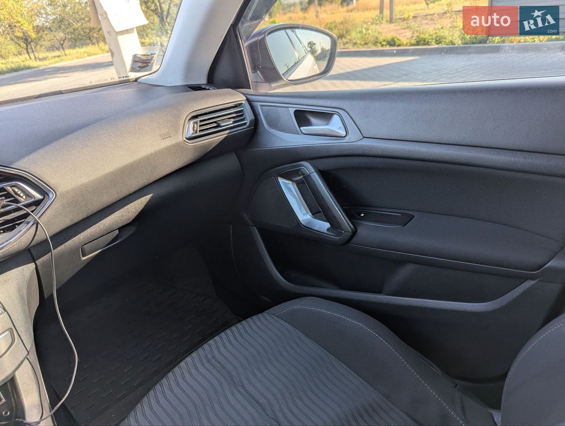 Peugeot 308 2017 VIN VF3LCBHYBHS043003 фото оголошення 5 з 22