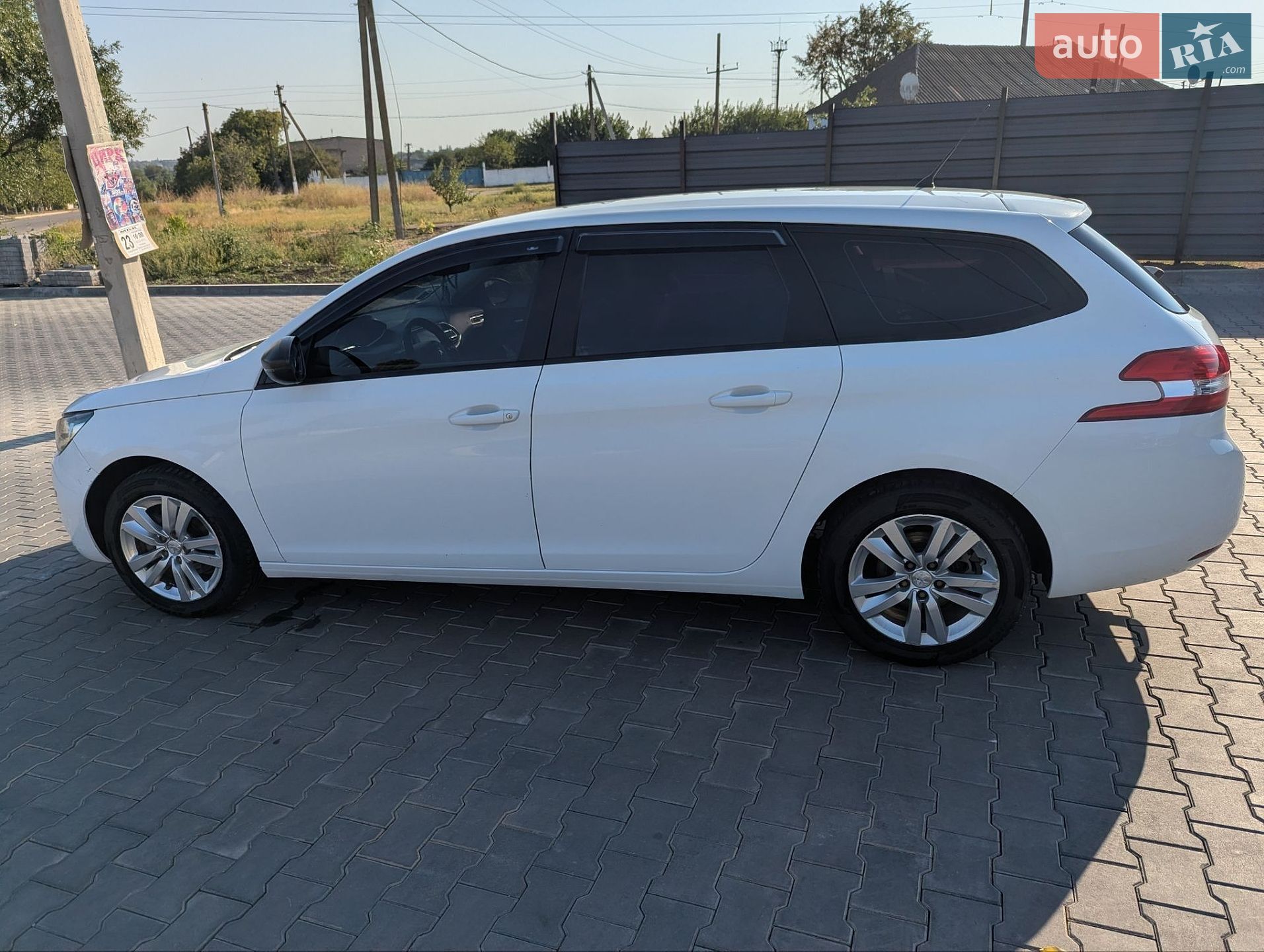 Peugeot 308 2017 VIN VF3LCBHYBHS043003 фото оголошення 16 з 22