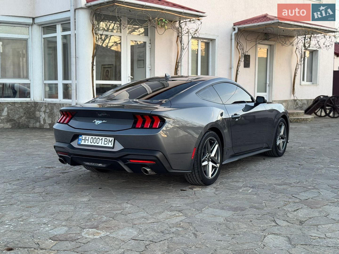 Ford Mustang 2025 VIN 1FA6P8TH7S5129502 фото оголошення 4 з 49