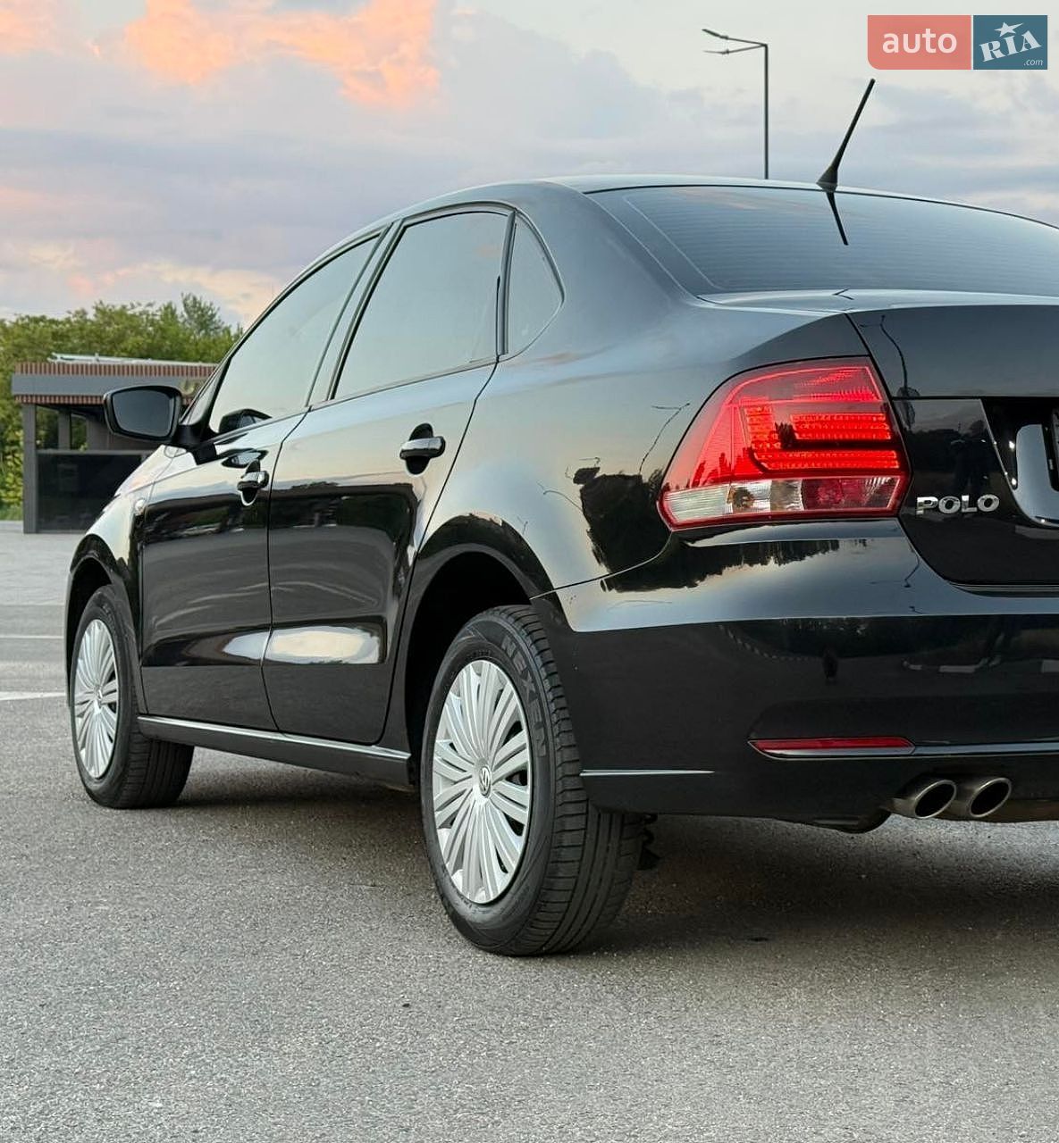 Volkswagen Polo 2017 VIN XW8ZZZ61ZJG004678 фото оголошення 2 з 13