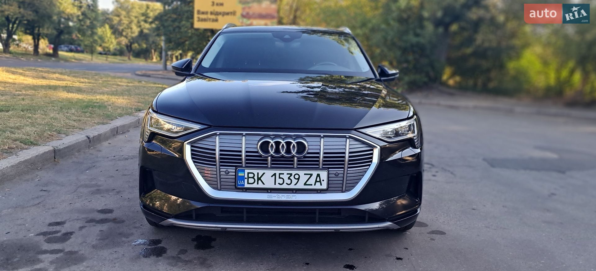 Audi e-tron 2020 VIN WAUZZZGE7MB009854 фото оголошення 2 з 46