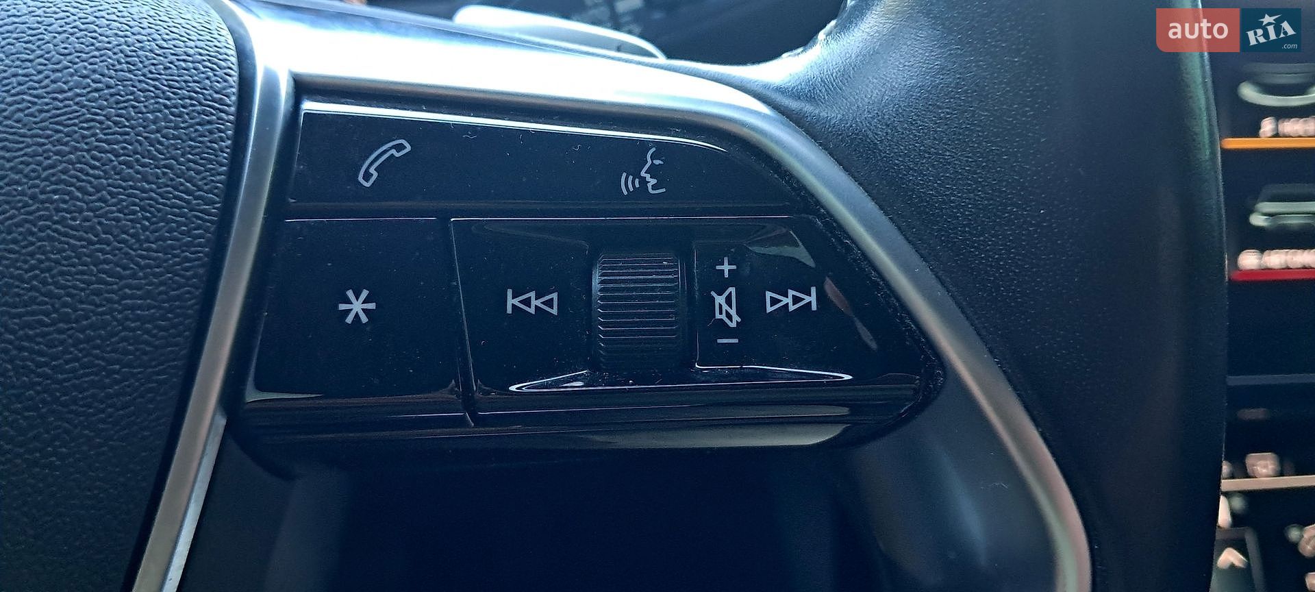 Audi e-tron 2020 VIN WAUZZZGE7MB009854 фото оголошення 44 з 46