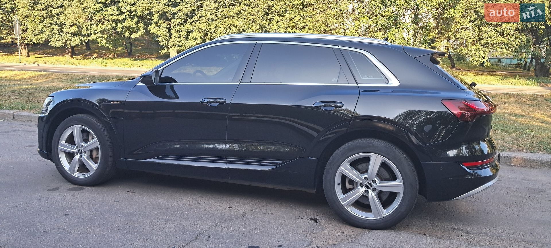 Audi e-tron 2020 VIN WAUZZZGE7MB009854 фото оголошення 18 з 46