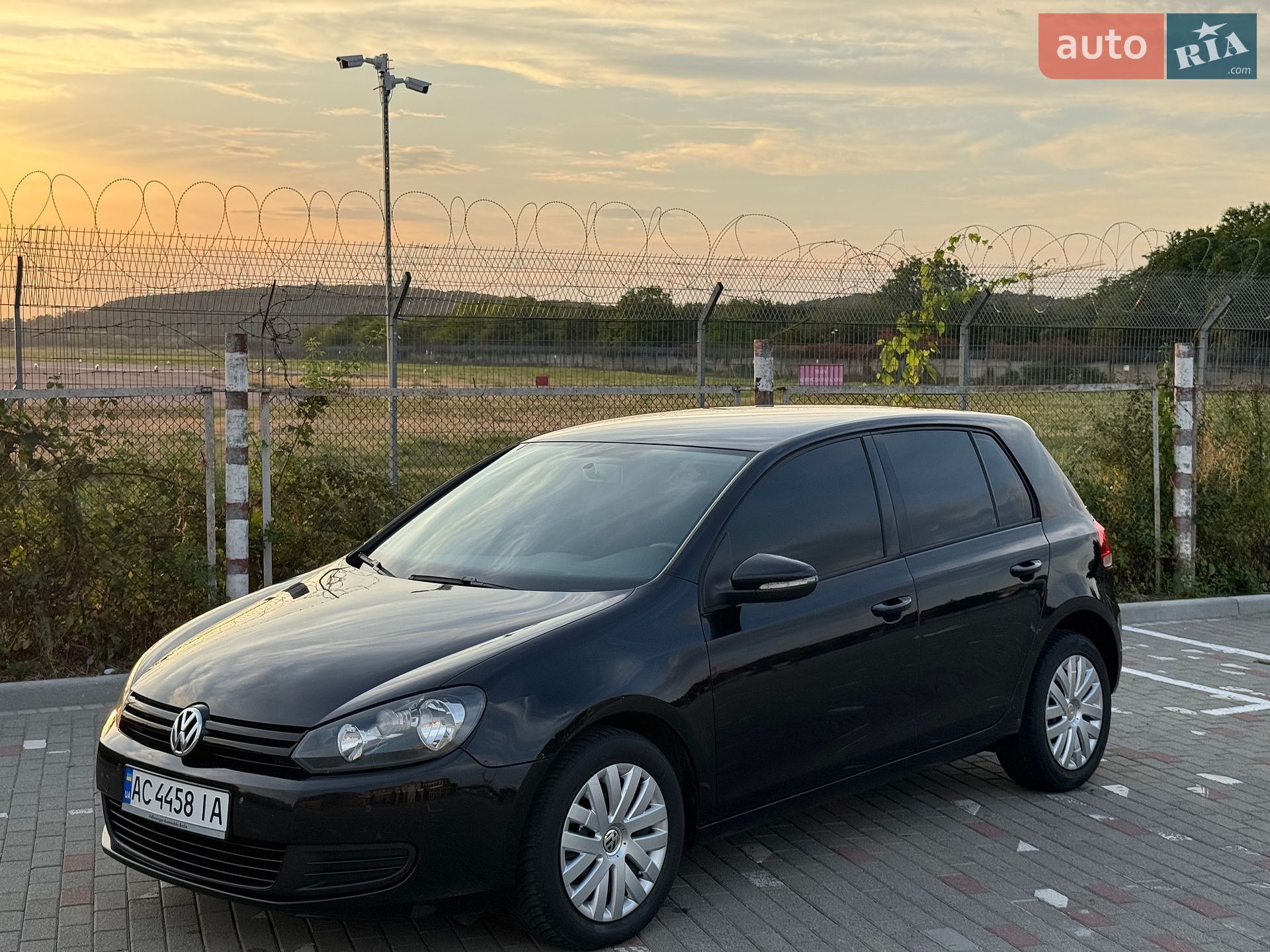 Volkswagen Golf 2008 VIN WVWZZZ1KZ9P437923 фото оголошення 2 з 76