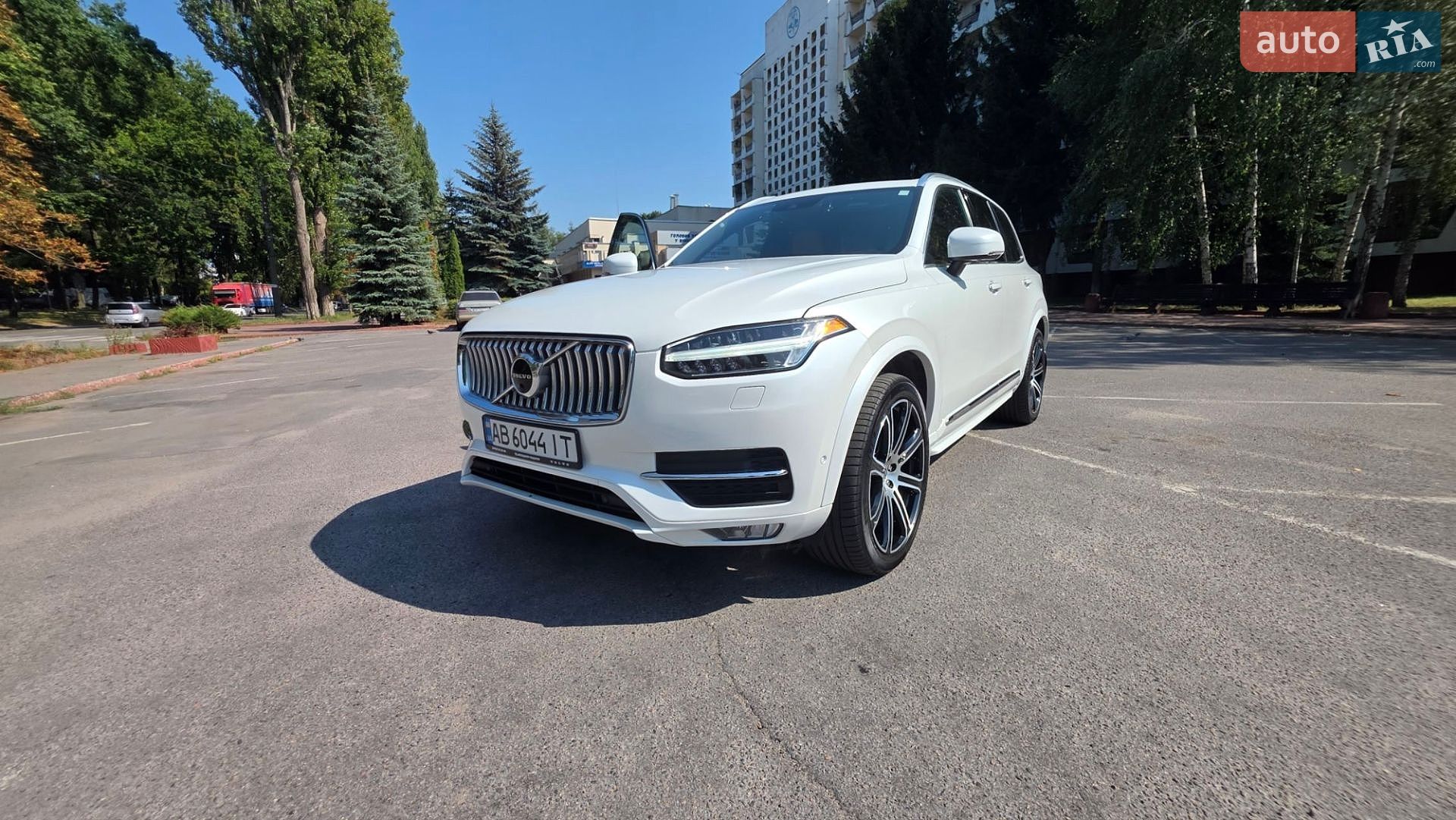 Volvo XC90 2017 VIN YV4A22PL0H1178701 фото оголошення 2 з 24